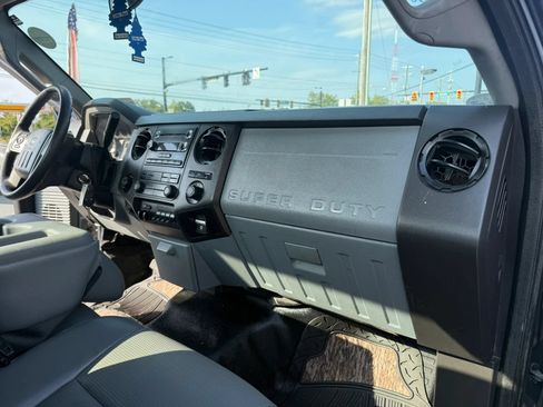 Used 2014 Ford F250 XL w/ Power Equipment Group AWD/4WD image 19