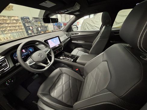 New 2026 Volkswagen Atlas Cross Sport SE image 5