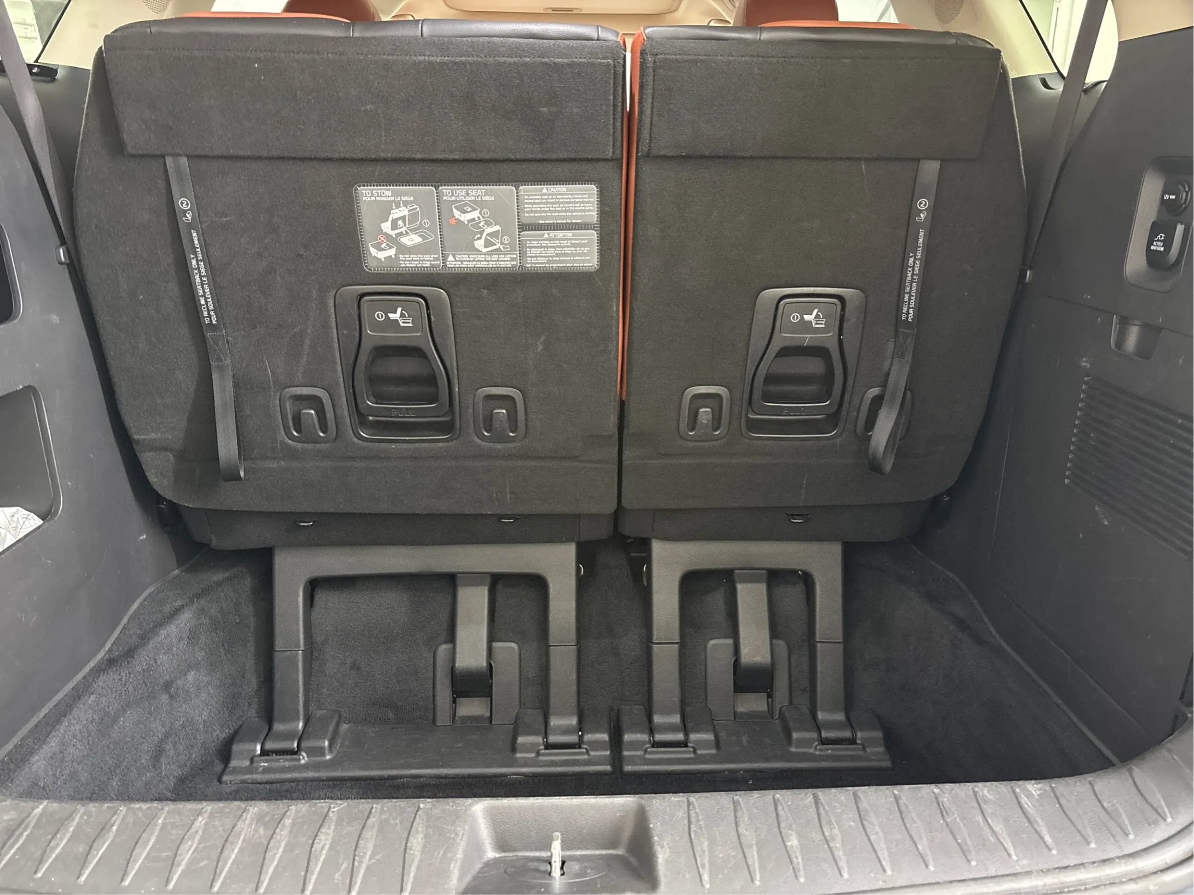 Used 2023 Kia Carnival SX Prestige FWD image 16