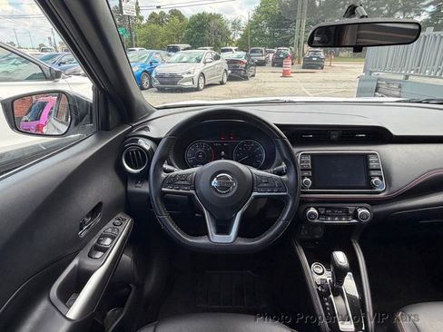 Used 2019 Nissan Kicks SR w/ SR Premium Package FWD image 22