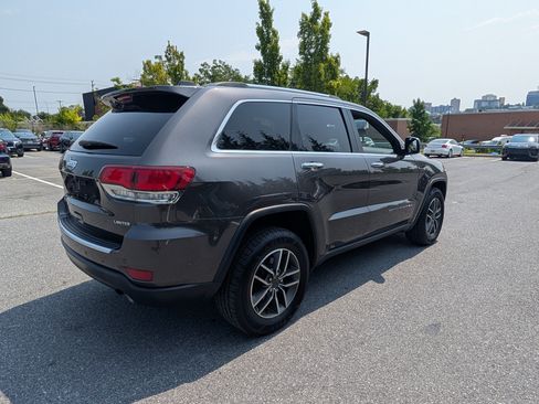 Used 2020 Jeep Grand Cherokee Limited w/ Luxury Group II AWD/4WD image 3