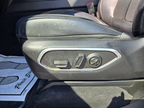 Used 2023 Jeep Wagoneer 4WD image 16