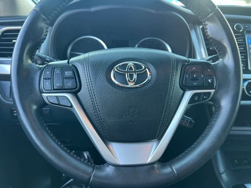 Used 2018 Toyota Highlander Limited image 25