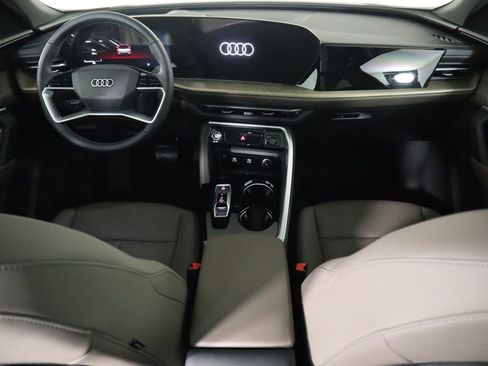Used 2025 Audi Q5 Premium Plus w/ Premium Plus image 14