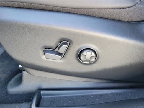 New 2026 Chrysler Voyager LX image 14