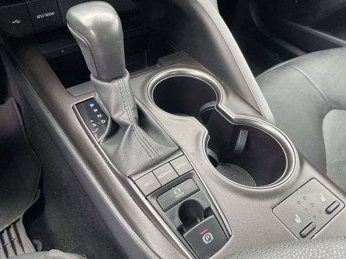 Used 2024 Toyota Camry XSE FWD image 18