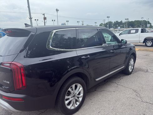 Used 2021 Kia Telluride LX FWD image 3