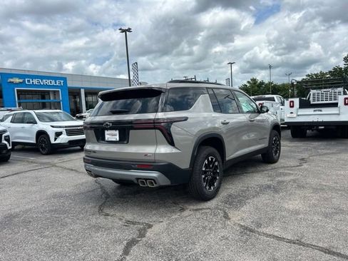 New 2026 Chevrolet Traverse Z71 w/ Driver Confidence Package AWD/4WD image 3