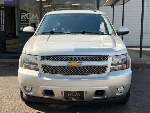 Used 2014 Chevrolet Tahoe LT w/ Luxury Package AWD/4WD image 2