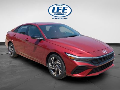 Certified 2025 Hyundai Elantra Sport image 1