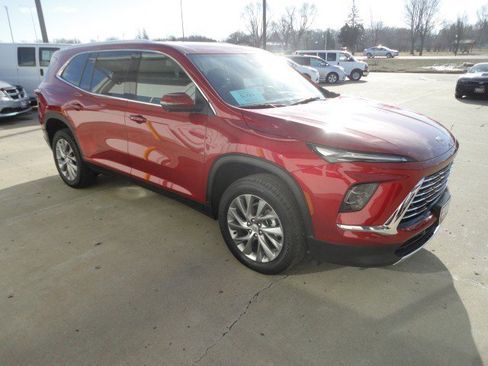 Used 2025 Buick Enclave Preferred image 22