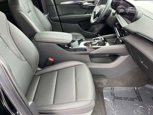 Used 2025 Buick Envision Preferred AWD/4WD image 22