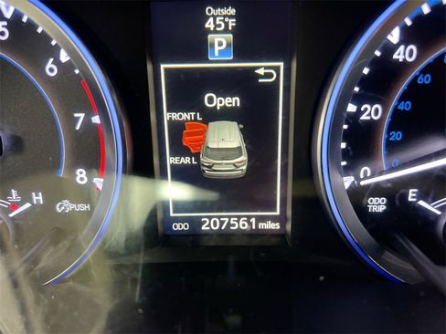 Used 2015 Toyota Highlander Limited image 12