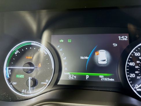 Used 2024 Toyota Sienna Platinum image 19