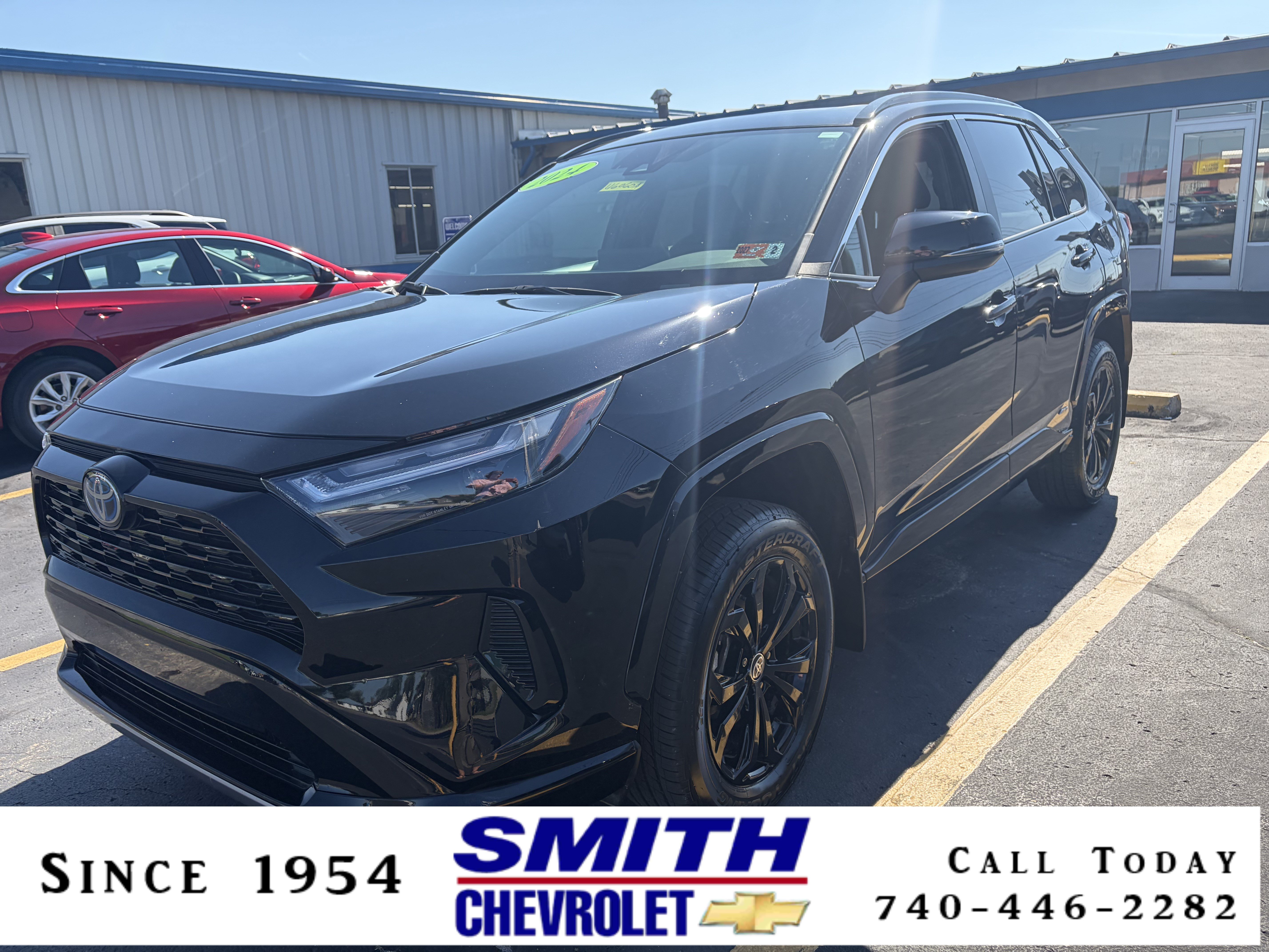 Used 2024 Toyota RAV4 SE w/ Convenience Package AWD/4WD image 1