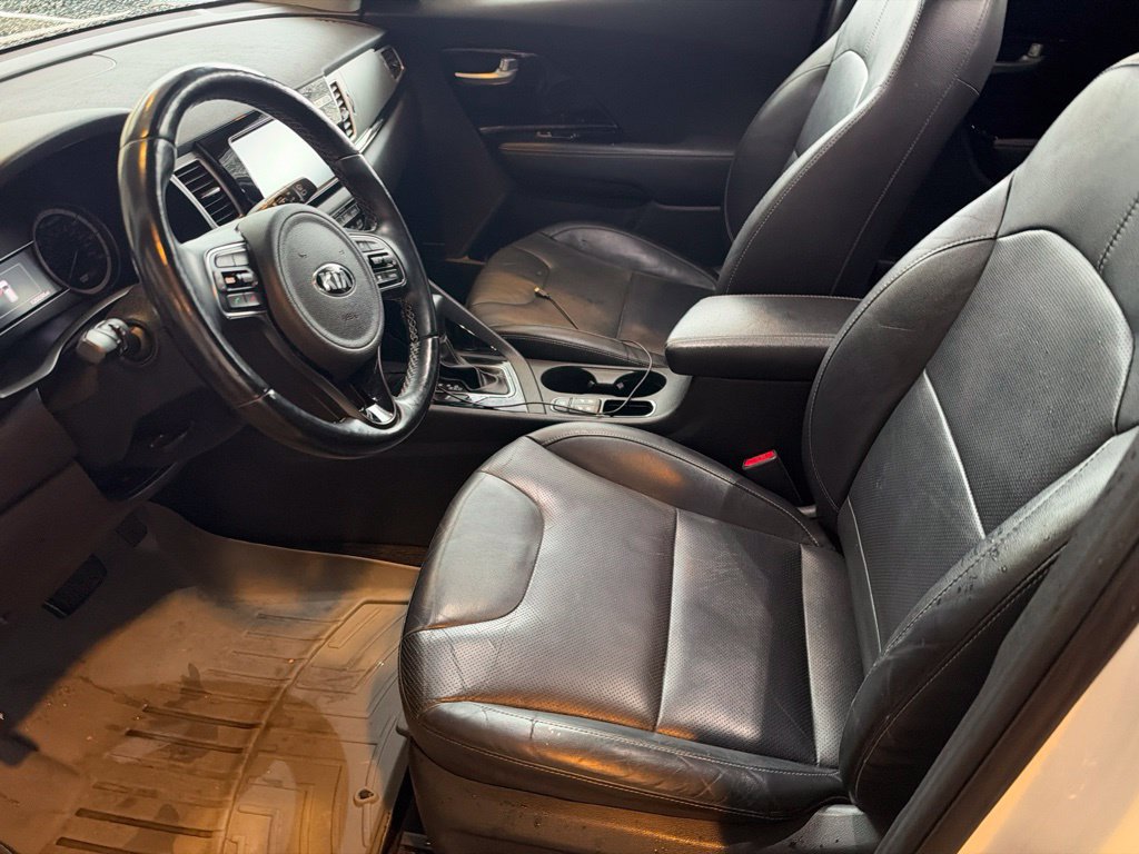 Used 2018 Kia Niro EX w/ EX Premium Package FWD image 16
