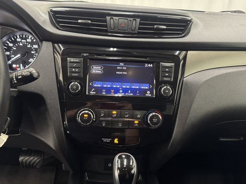 Used 2019 Nissan Rogue Sport S AWD/4WD image 19