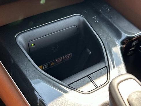 Used 2025 Toyota Crown Signia AWD/4WD image 31