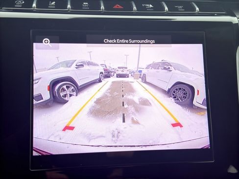 Used 2024 Jeep Grand Cherokee L Altitude image 18