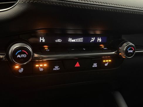 Used 2022 MAZDA MAZDA3 s image 21