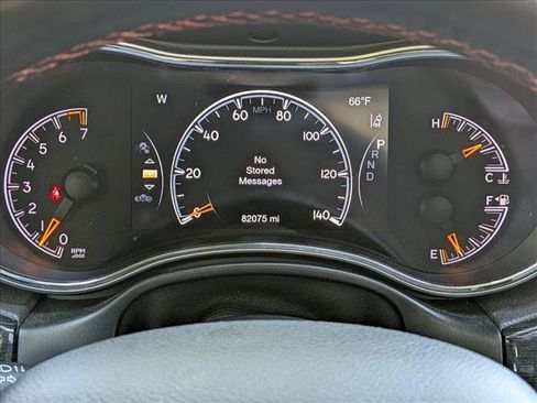 Used 2021 Jeep Grand Cherokee Trailhawk w/ Trailhawk Luxury Group AWD/4WD image 11