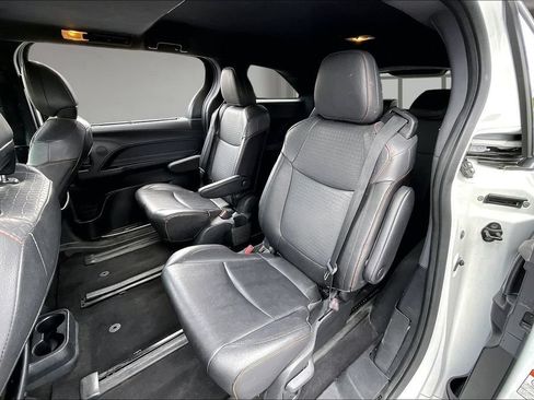 Used 2023 Toyota Sienna XSE FWD image 26