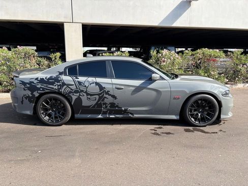 Used 2019 Dodge Charger Scat Pack w/ Dynamics Package image 13