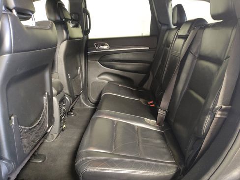 Used 2019 Jeep Grand Cherokee Limited AWD/4WD image 18