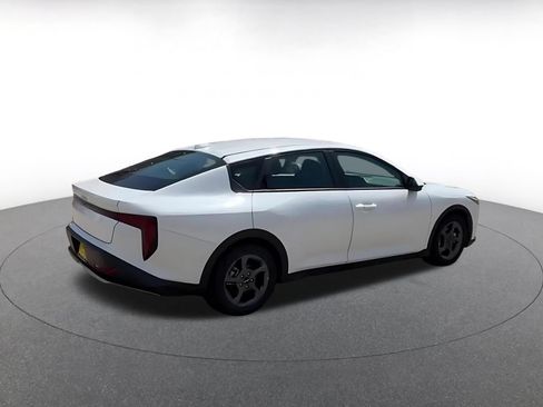 Used 2025 Kia K4 FWD image 16