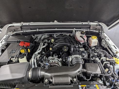 Used 2024 Jeep Gladiator Sport image 26