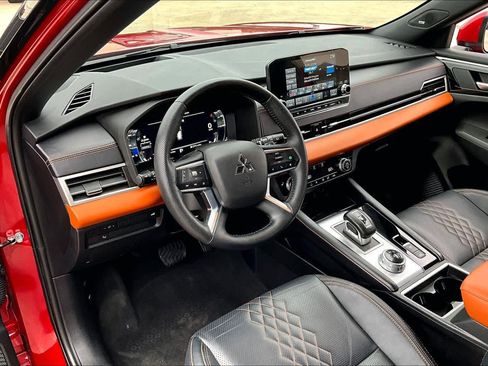 Used 2023 Mitsubishi Outlander SEL image 17