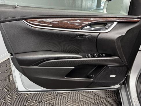 Used 2017 Cadillac XTS Luxury image 38