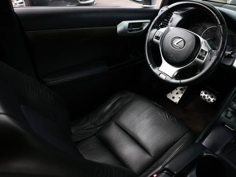 Used 2013 Lexus CT 200h w/ F Sport Pkg w/Nuluxe Trim FWD image 16