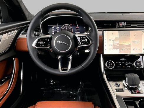 Used 2024 Jaguar XF R-Dynamic SE AWD/4WD image 6