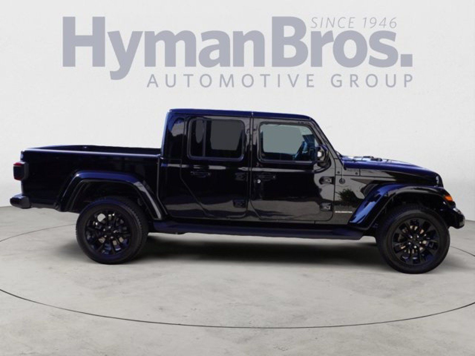 Used 2023 Jeep Gladiator Overland AWD/4WD image 4