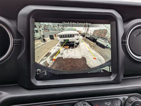 Used 2023 Jeep Wrangler Unlimited Sahara w/ Cold Weather Group image 18