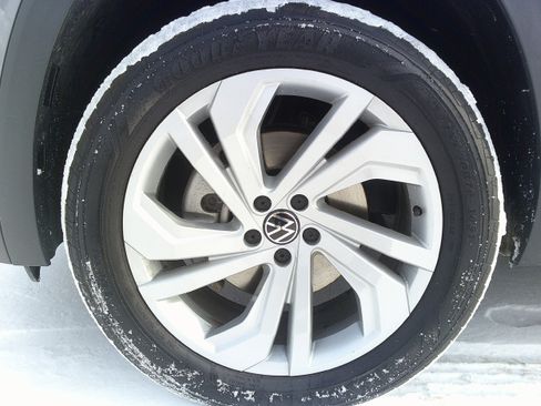 Used 2023 Volkswagen Atlas SE image 13