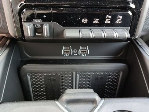 New 2026 RAM 2500 Laramie AWD/4WD image 42