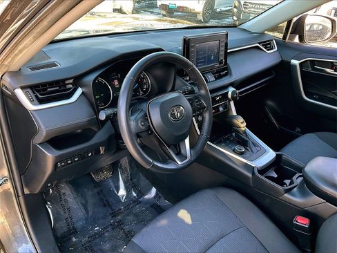 Used 2020 Toyota RAV4 XLE image 8