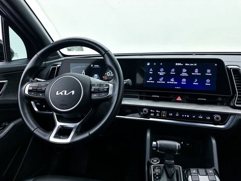 Certified 2025 Kia Sportage X-Line AWD/4WD image 3