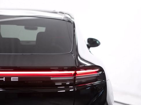 Certified 2026 Porsche Macan Electric RWD image 21