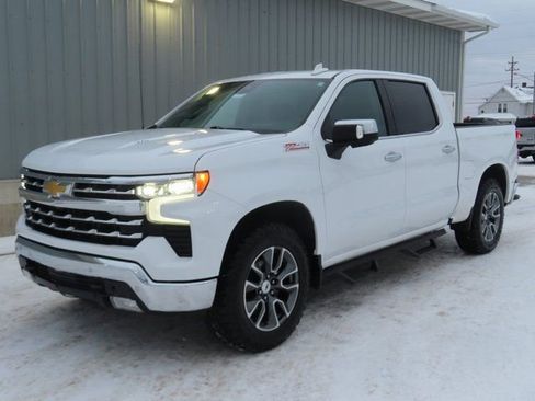 Used 2023 Chevrolet Silverado 1500 LTZ w/ Technology Package AWD/4WD image 7