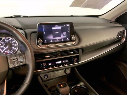 Used 2025 Nissan Rogue SV AWD/4WD image 6