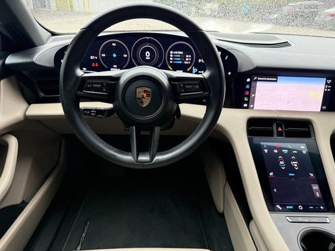 Used 2022 Porsche Taycan RWD image 28