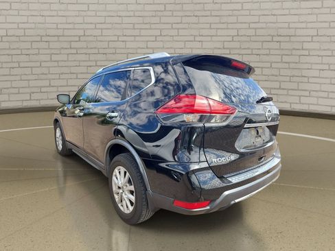 Used 2017 Nissan Rogue SV FWD image 3