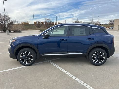 New 2026 Nissan Kicks SV w/ SV Premium Package image 5