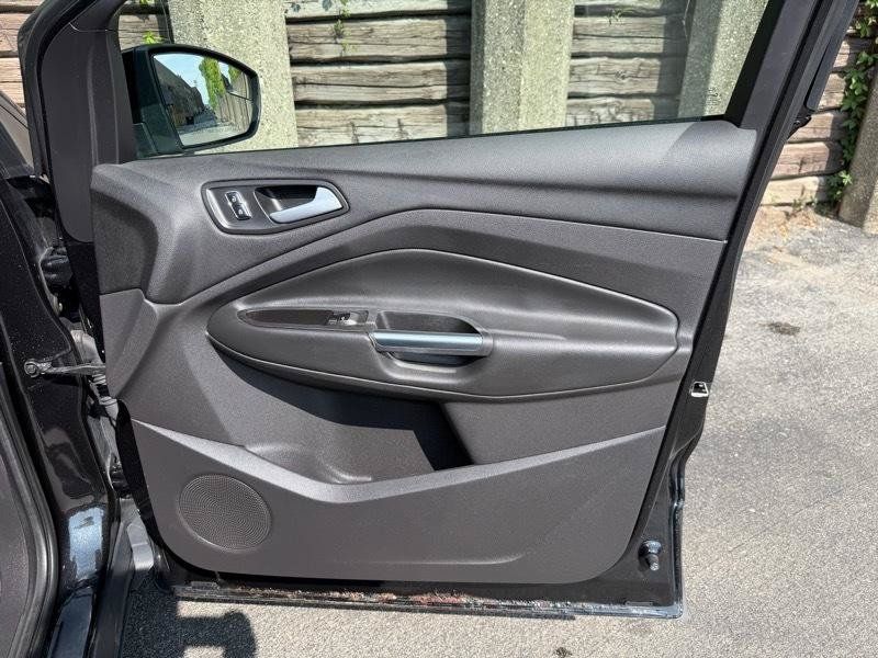 Used 2015 Ford Escape SE FWD image 19