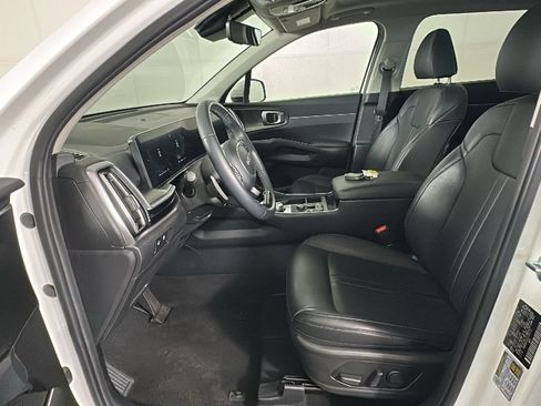 Used 2025 Kia Sorento EX w/ EX Panoramic Sunroof Package AWD/4WD image 13