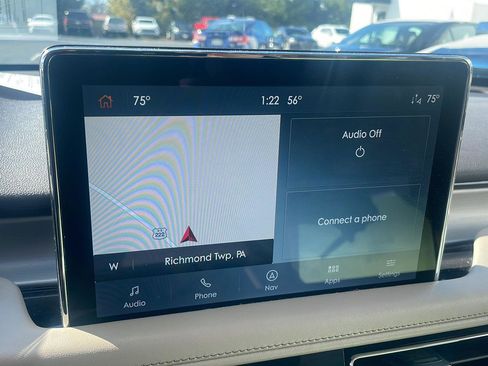 Used 2022 Lincoln Aviator Standard w/ Premium Package image 5