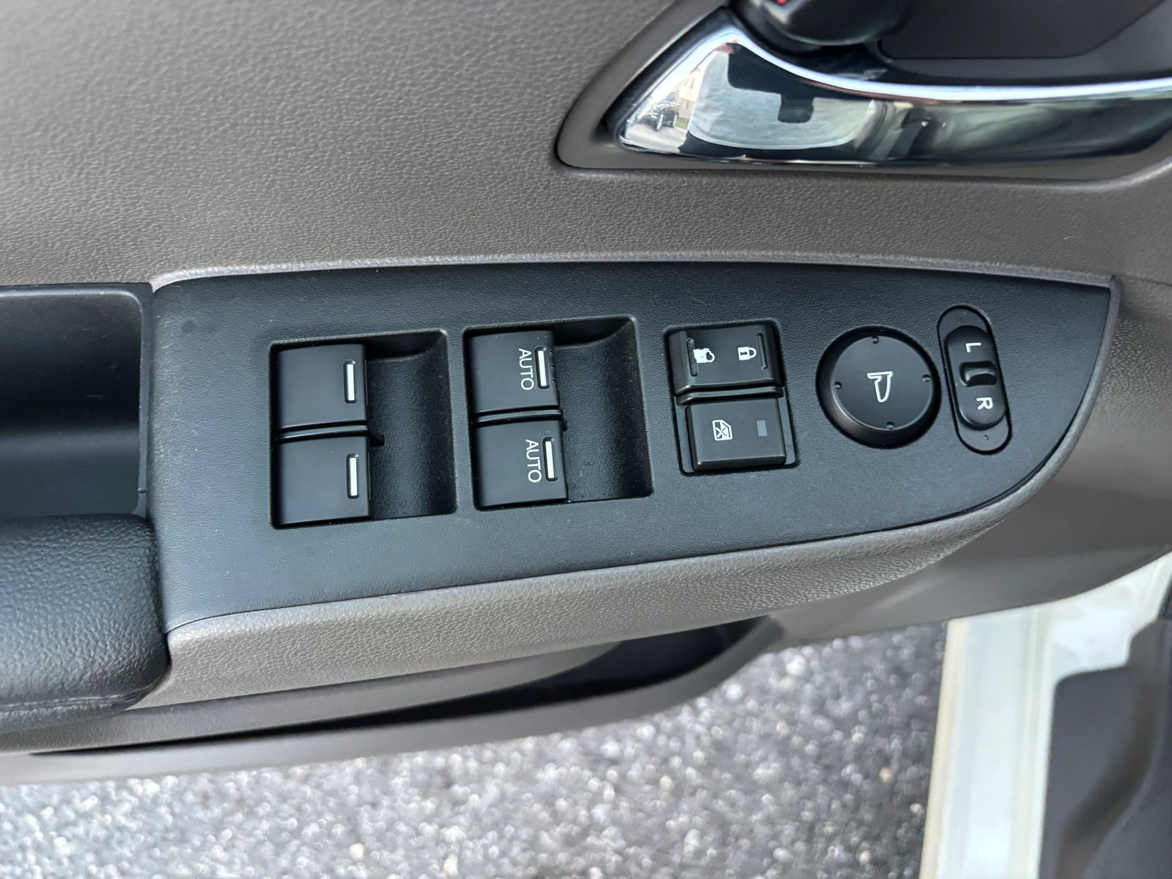 Used 2015 Honda Odyssey Touring image 19
